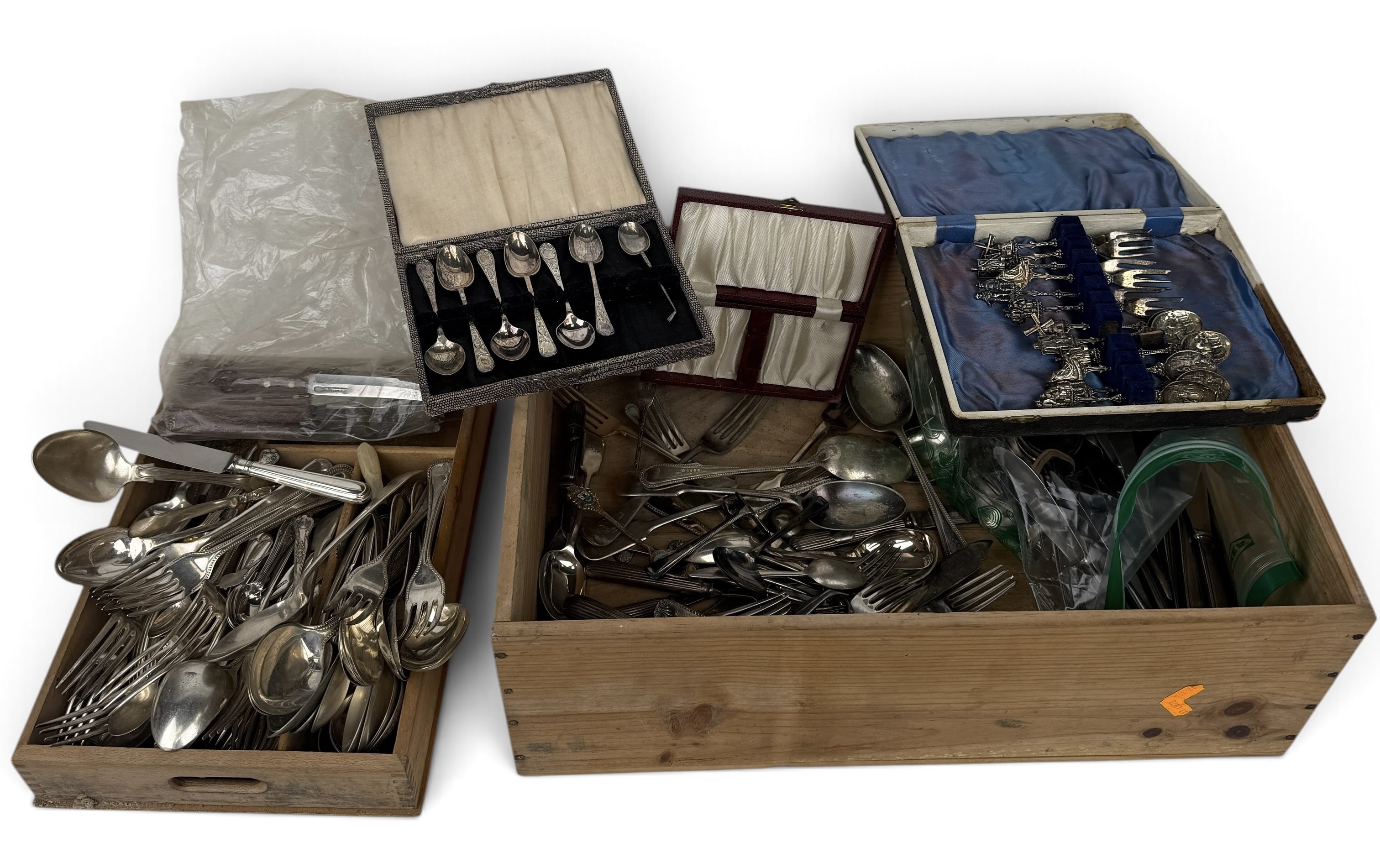 Lot 962 - A LARGE COLLECTION OF ELECTROPLATE FLATWARE