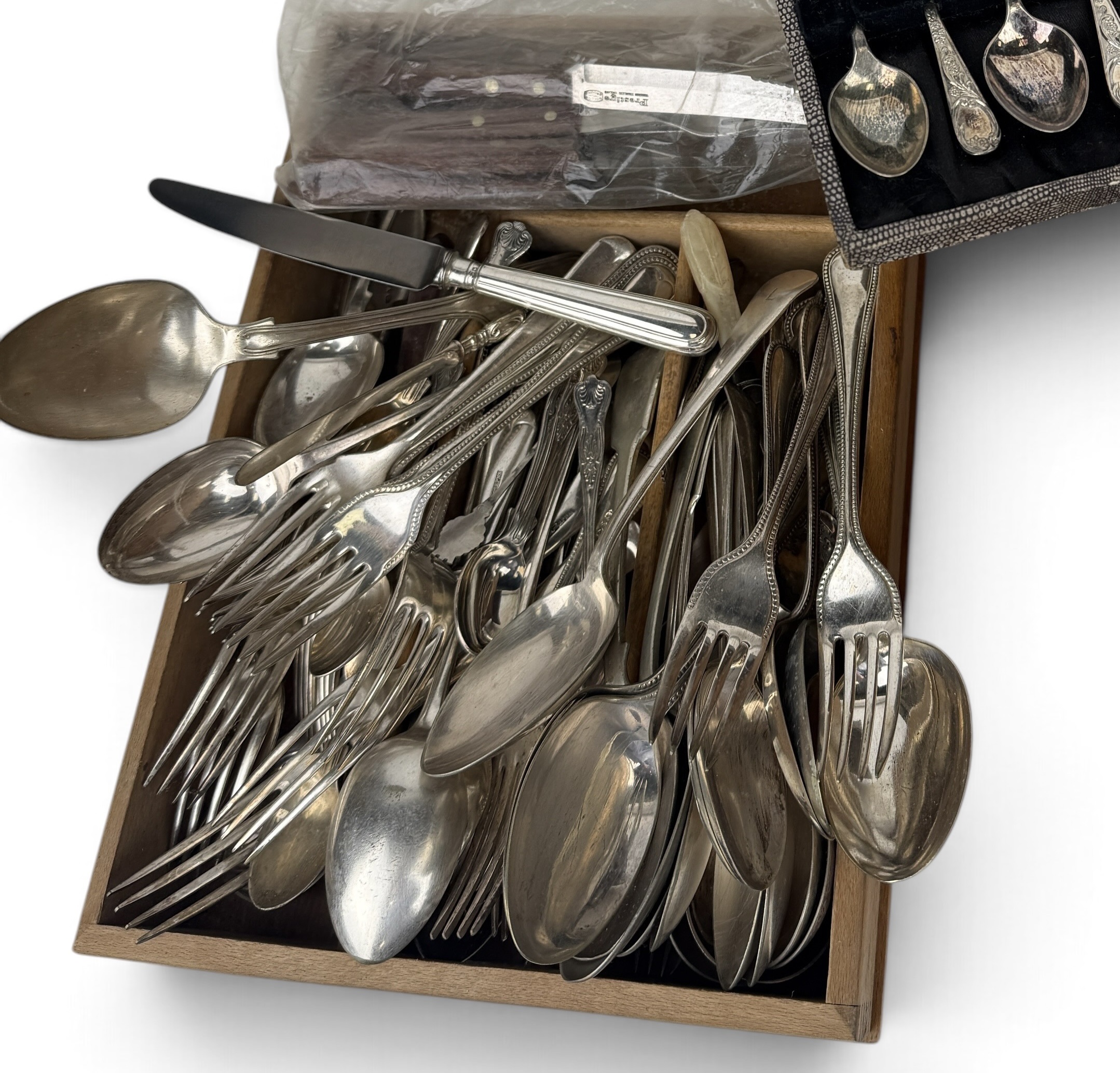 Lot 962 - A LARGE COLLECTION OF ELECTROPLATE FLATWARE
